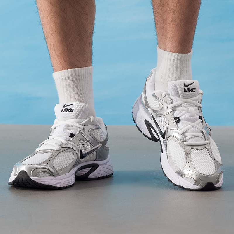 Nike (Nike) V5 Rnr Men's Sport - Men'S Shoes V5 Rnr reseña y precio