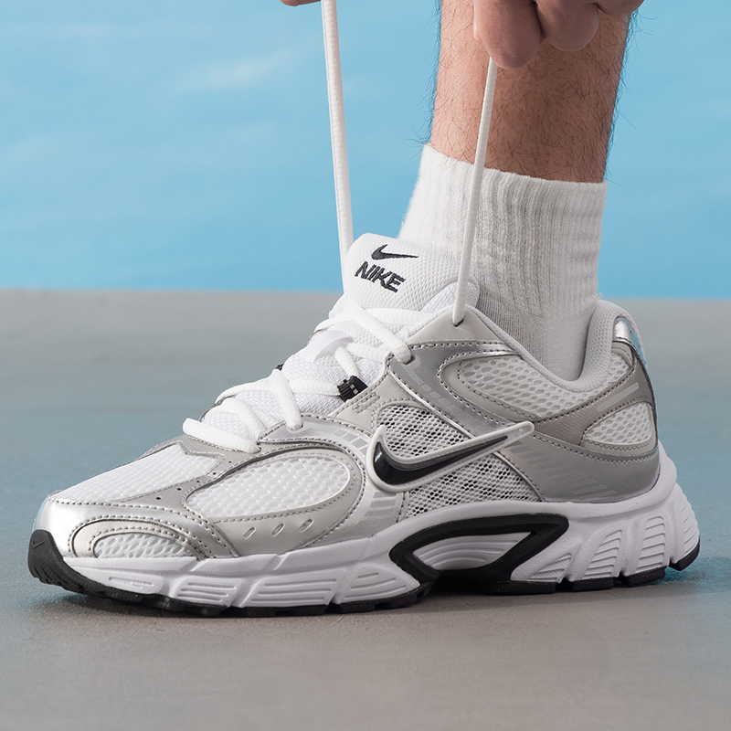 Nike (Nike) V5 Rnr Men's Sport - Men'S Shoes V5 Rnr reseña y precio
